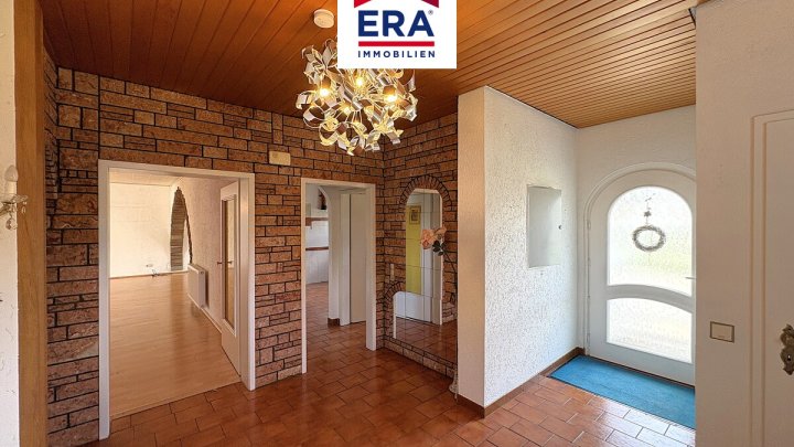 EINFAMILIENHAUS, RUHIGE LAGE IN WADGASSEN-SCHAFFHAUSEN !