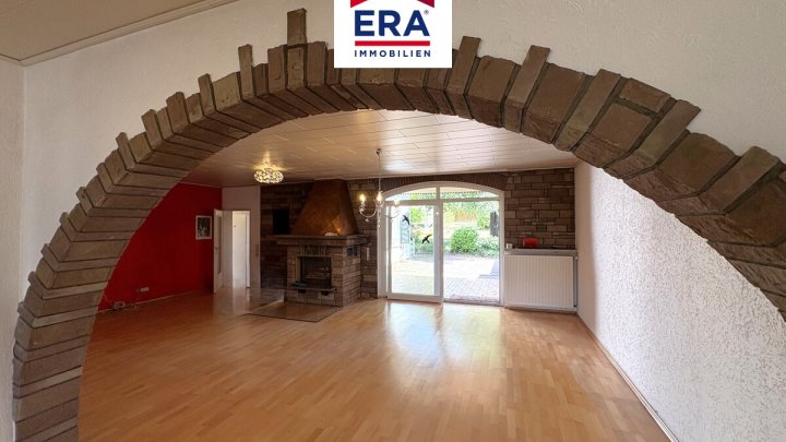 EINFAMILIENHAUS, RUHIGE LAGE IN WADGASSEN-SCHAFFHAUSEN !