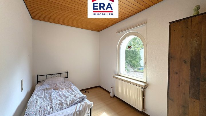 EINFAMILIENHAUS, RUHIGE LAGE IN WADGASSEN-SCHAFFHAUSEN !