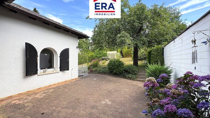 EINFAMILIENHAUS, RUHIGE LAGE IN WADGASSEN-SCHAFFHAUSEN !