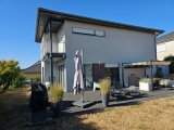 Rückfront mit Terrasse