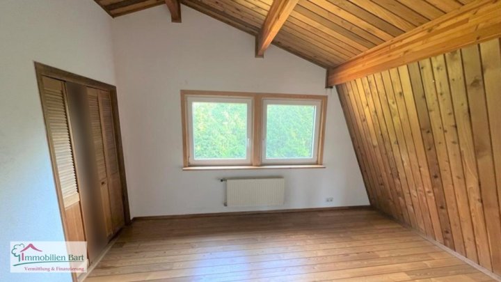 AN DER A8 ! Ausstellungshalle mit Wohnhaus auf 40 Ar Grundstück!