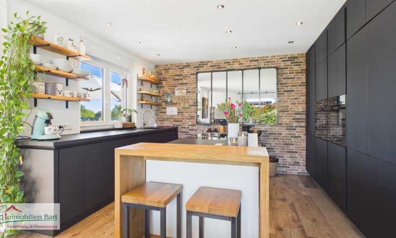TRAUMHAUS IN WEISKIRCHEN: BUNGALOW MIT 3 SZ / 2 GARAGEN / TOLLER GARTEN!