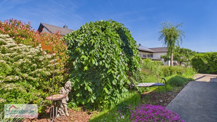 TRAUMHAUS IN WEISKIRCHEN: BUNGALOW MIT 3 SZ / 2 GARAGEN / TOLLER GARTEN!