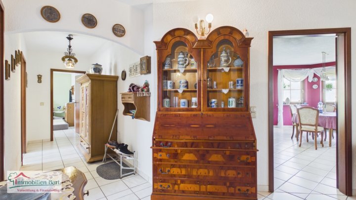 MERZIG-FITTEN: SEHR GEPFLEGTES WOHNHAUS MIT DOPPELGARAGE UND GARTEN MIT FERNSICHT!