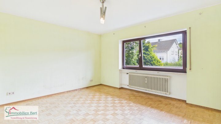 SOFORT VERFÜGBAR: WOHNHAUS MIT 2 WOHNEINHEITEN IN TOP LAGE VON ORSCHOLZ
