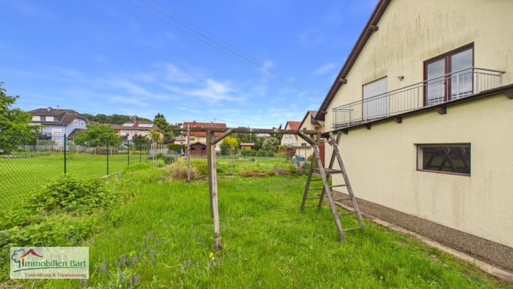 SOFORT VERFÜGBAR: WOHNHAUS MIT 2 WOHNEINHEITEN IN TOP LAGE VON ORSCHOLZ