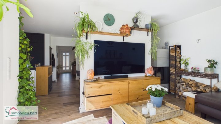 WEISKIRCHEN-RAPPWEILER: BUNGALOW MIT 3 SZ / 2 GARAGEN / TOLLER GARTEN!