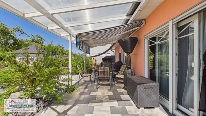 KASTEL-STAADT: BUNGALOW MIT 2 GARAGEN UND GARTEN IN TOP WOHNLAGE