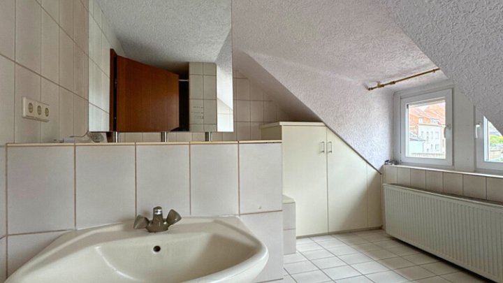 Großzügiges Wohn- und Geschäftshaus, 410m² Gesamtfläche in ruhiger Seitenstraße