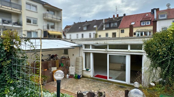 Großzügiges Wohn- und Geschäftshaus, 410m² Gesamtfläche in ruhiger Seitenstraße