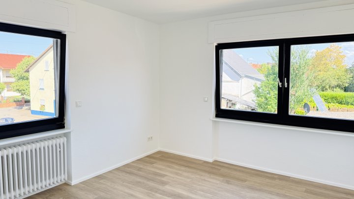 Erstbezug nach Renovierung - Moderne 3-ZKB-Wohnung mit Balkon, Stellplatz und EBK in Rehlingen