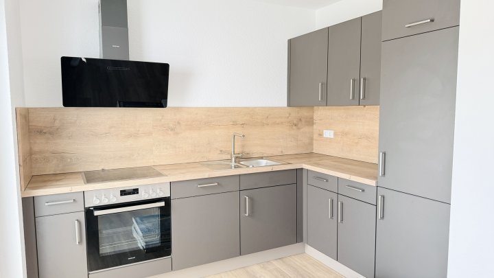Erstbezug nach Renovierung - Moderne 3-ZKB-Wohnung mit Balkon, Stellplatz und EBK in Rehlingen