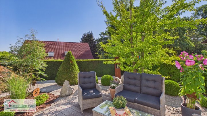 SEHR GEPFLEGTES WOHNHAUS MIT TOLLEM GARTENGRUNDSTÜCK IN TOP WOHNLAGE