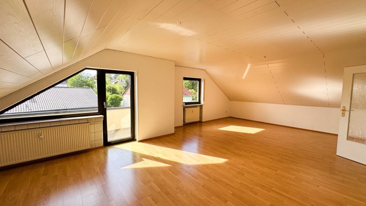 MÖRSBACH - 2 ZKB mit Balkon, Stellplatz & Kellerraum in bester Lage