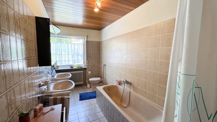 NIEDERAUERBACH - Gepflegte Doppelhaushälfte mit Garage/Terrasse in Zweibrücken