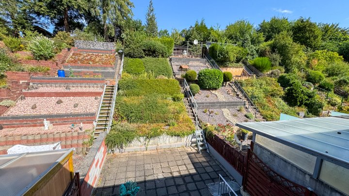 NIEDERAUERBACH - Gepflegte Doppelhaushälfte mit Garage/Terrasse in Zweibrücken