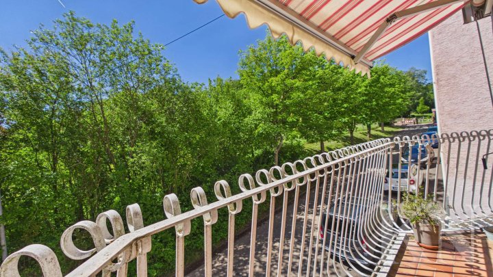 Gepflegte Doppelhaushälfte mit Terrasse, Balkon & ausgebautem Dachgeschoss