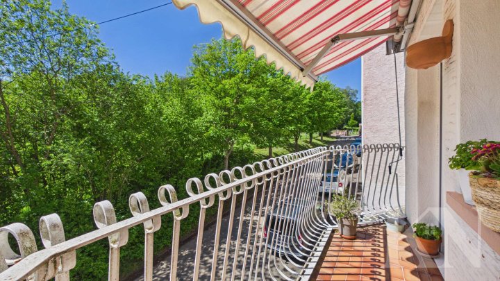 Gepflegte Doppelhaushälfte mit Terrasse, Balkon & ausgebautem Dachgeschoss