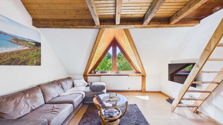Gepflegte Doppelhaushälfte mit Terrasse, Balkon & ausgebautem Dachgeschoss