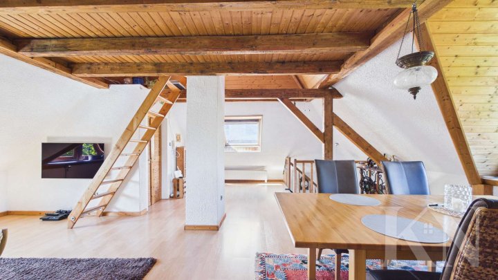 Gepflegte Doppelhaushälfte mit Terrasse, Balkon & ausgebautem Dachgeschoss