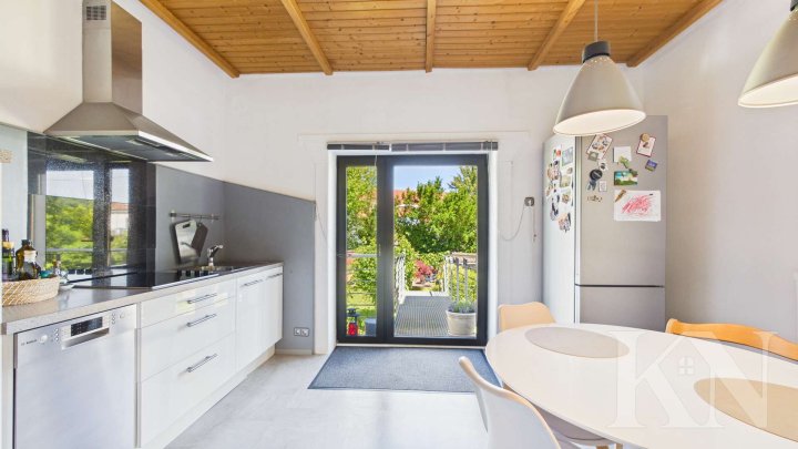 Gepflegte Doppelhaushälfte mit Terrasse, Balkon & ausgebautem Dachgeschoss