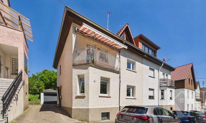 Gepflegte Doppelhaushälfte mit Terrasse, Balkon & ausgebautem Dachgeschoss