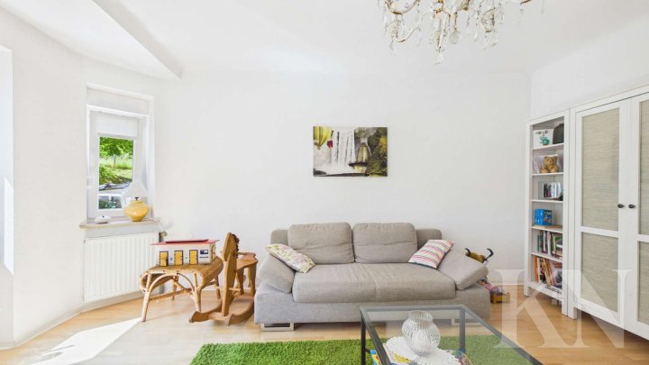 Gepflegte Doppelhaushälfte mit Terrasse, Balkon & ausgebautem Dachgeschoss