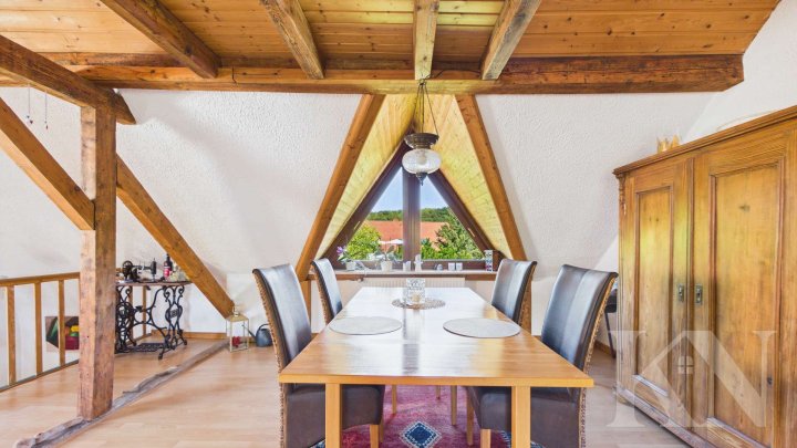 Gepflegte Doppelhaushälfte mit Terrasse, Balkon & ausgebautem Dachgeschoss