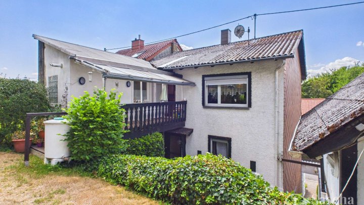 Charaktervolles Wohnhaus mit 3 Wohnebenen, Garten und Garage in ruhiger, gefragter Wohnlage