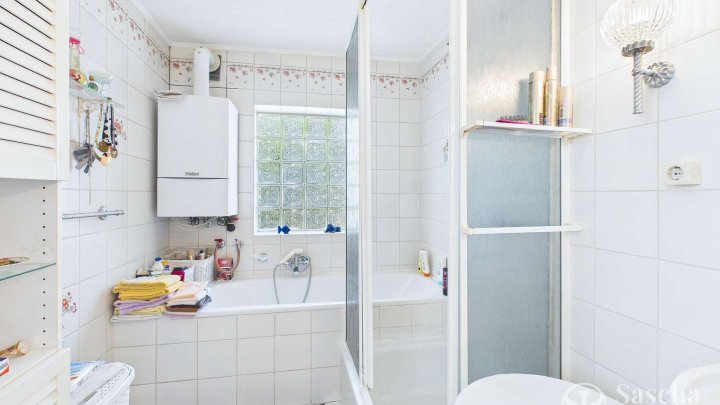 Charaktervolles Wohnhaus mit 3 Wohnebenen, Garten und Garage in ruhiger, gefragter Wohnlage