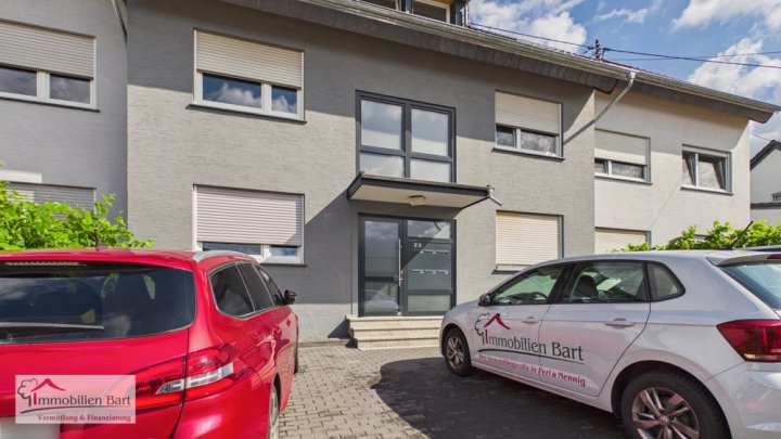 SOFORT FREI! 3 SCHLAFZIMMER! KERNSANIERTE 110 M² EGWOHNUNG MIT GÄSTE-WC IN PERL-NENNIG!