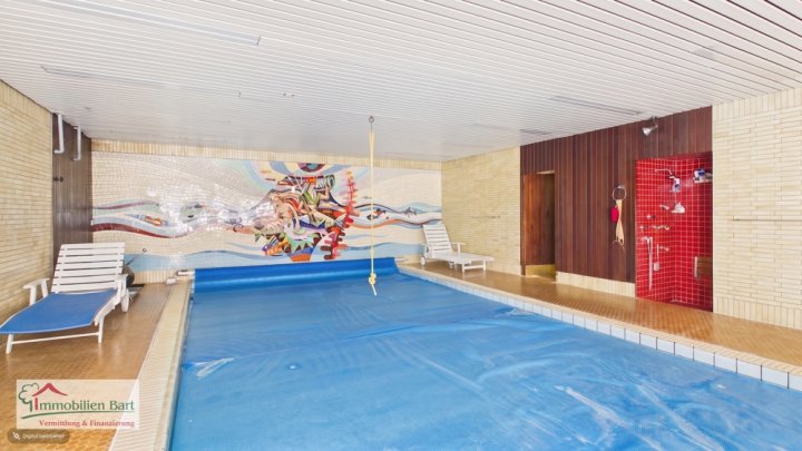 METTLACH: WOHNHAUS + GÄSTEHAUS / VIEL PLATZ / SCHWIMMBAD / 5-6 SCHLAFZIMMER
