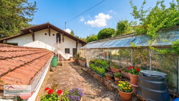 METTLACH: WOHNHAUS + GÄSTEHAUS / VIEL PLATZ / SCHWIMMBAD / 5-6 SCHLAFZIMMER