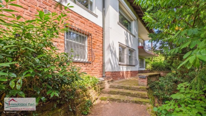 METTLACH: WOHNHAUS + GÄSTEHAUS / VIEL PLATZ / SCHWIMMBAD / 5-6 SCHLAFZIMMER