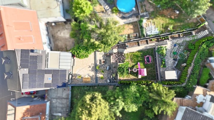 Wohnen + Arbeiten, luxuriös saniert auf über 324m² Gesamtfläche