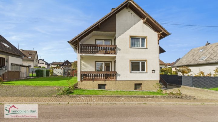 SOFORT VERFÜGBAR: ZWEIFAMILIENHAUS IN TOP WOHNLAGE!