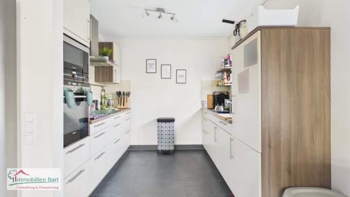 PERL-BESCH: MODERNE 97 M² WOHNUNG / STELLPLATZ / BALKON NACH SÜDEN AUSGERICHTET!