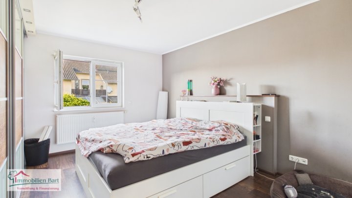 PERL-BESCH: MODERNE 97 M² WOHNUNG / STELLPLATZ / BALKON NACH SÜDEN AUSGERICHTET!