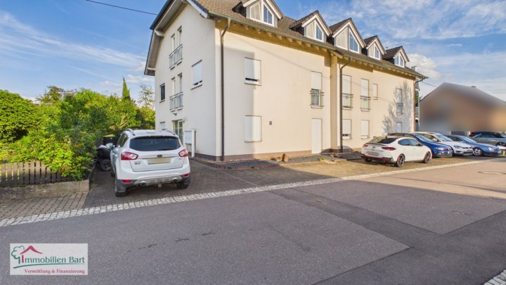 PERL-BESCH: MODERNE 97 M² WOHNUNG / STELLPLATZ / BALKON NACH SÜDEN AUSGERICHTET!