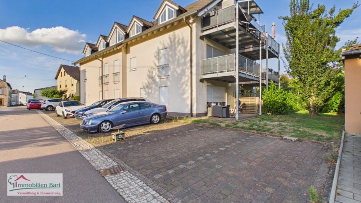 PERL-BESCH: MODERNE 97 M² WOHNUNG / STELLPLATZ / BALKON NACH SÜDEN AUSGERICHTET!