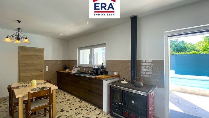 OHNE VERMITTLUNGSGEBÜHREN-BUNGALOW MIT POOL IN OETING/FR, NÄHE SAARBRÜCKEN