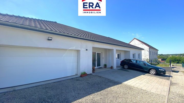 OHNE VERMITTLUNGSGEBÜHREN-BUNGALOW MIT POOL IN OETING/FR, NÄHE SAARBRÜCKEN