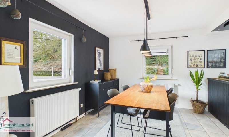 MERZIG: CHARMANTES WOHNHAUS IN WALDRANDLAGE / GARAGE/ TERRASSE / WALDZUGANG