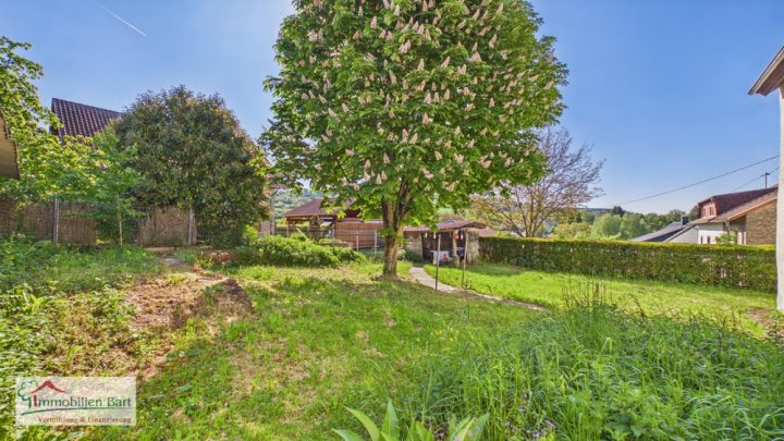 MERZIG-HARLINGEN: 5 FAMILIENHAUS (433 M² WOHNFLÄCHE) IN RUHIGER WOHNLAGE!