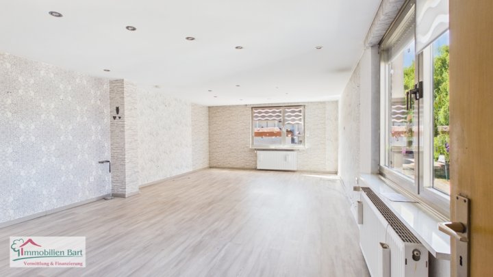 GRENZNÄHE LUXEMBURG: WOHNHAUS MIT GARAGE UND GARTEN IN TOP LAGE VON ORSCHOLZ