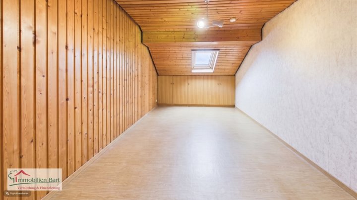 GRENZNÄHE LUXEMBURG: WOHNHAUS MIT GARAGE UND GARTEN IN TOP LAGE VON ORSCHOLZ