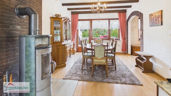 GRENZNÄHE: WOHNHAUS MIT 2 WOHNUNGEN / TOP LAGE AM WALDRAND IN FREUDENBURG!