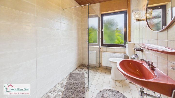 NATUR PUR! WOHNHAUS MIT 2 WOHNUNGEN IN FREUDENBURG!