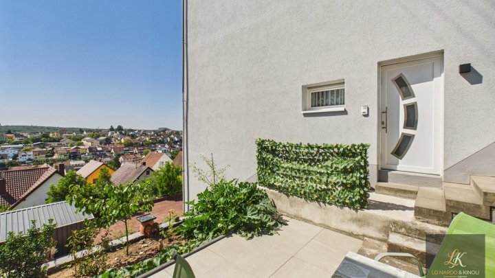 Kernsaniertes Einfamilienhaus mit Einliegerwohnung und Fernblick über Quierschied